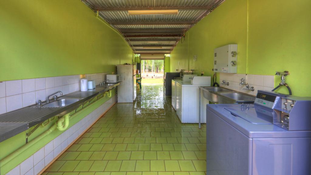 Batchelor Holiday Park Exterior foto